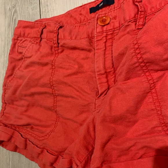 Gap red shorts - Picture 12 of 16